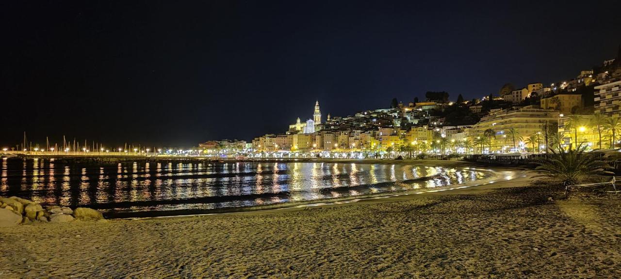 MENTON Studio au BORD DE MER Balcon, Calme, Dernier étage avec Ascenseur et Climatisation Exterior foto